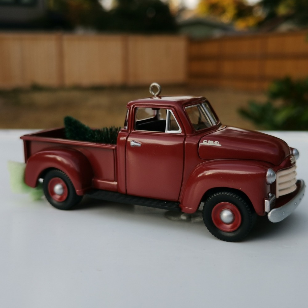 "1953 GMC" Hallmark Keepsake Ornament (1997)